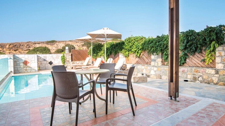 Family Room with Private Pool 